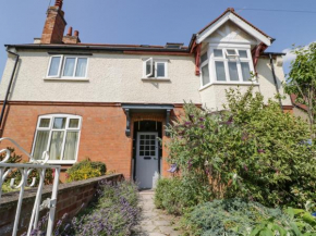 Summer House on Albany Road